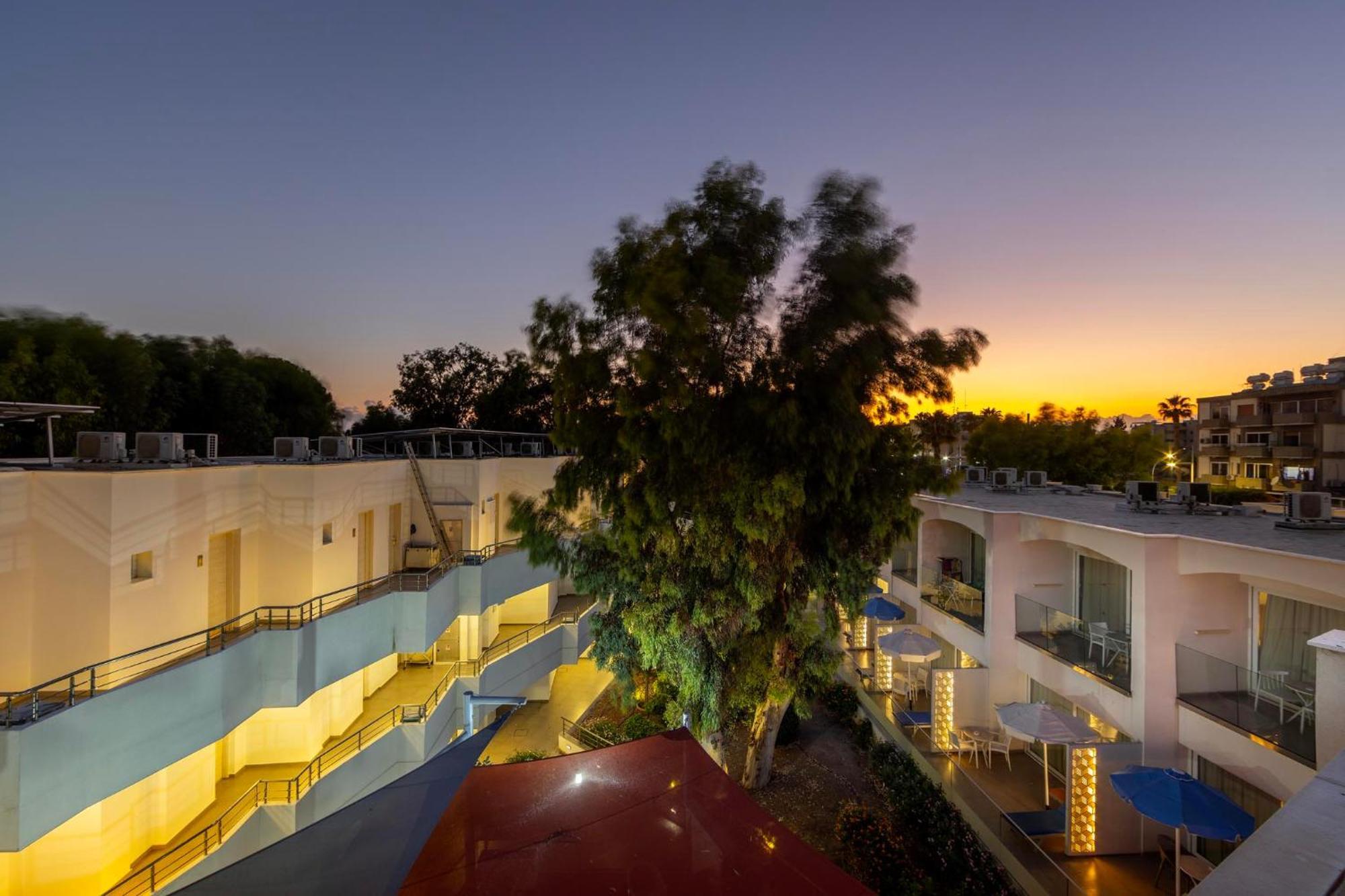 Park Beach Hotel 레메소스 외부 사진