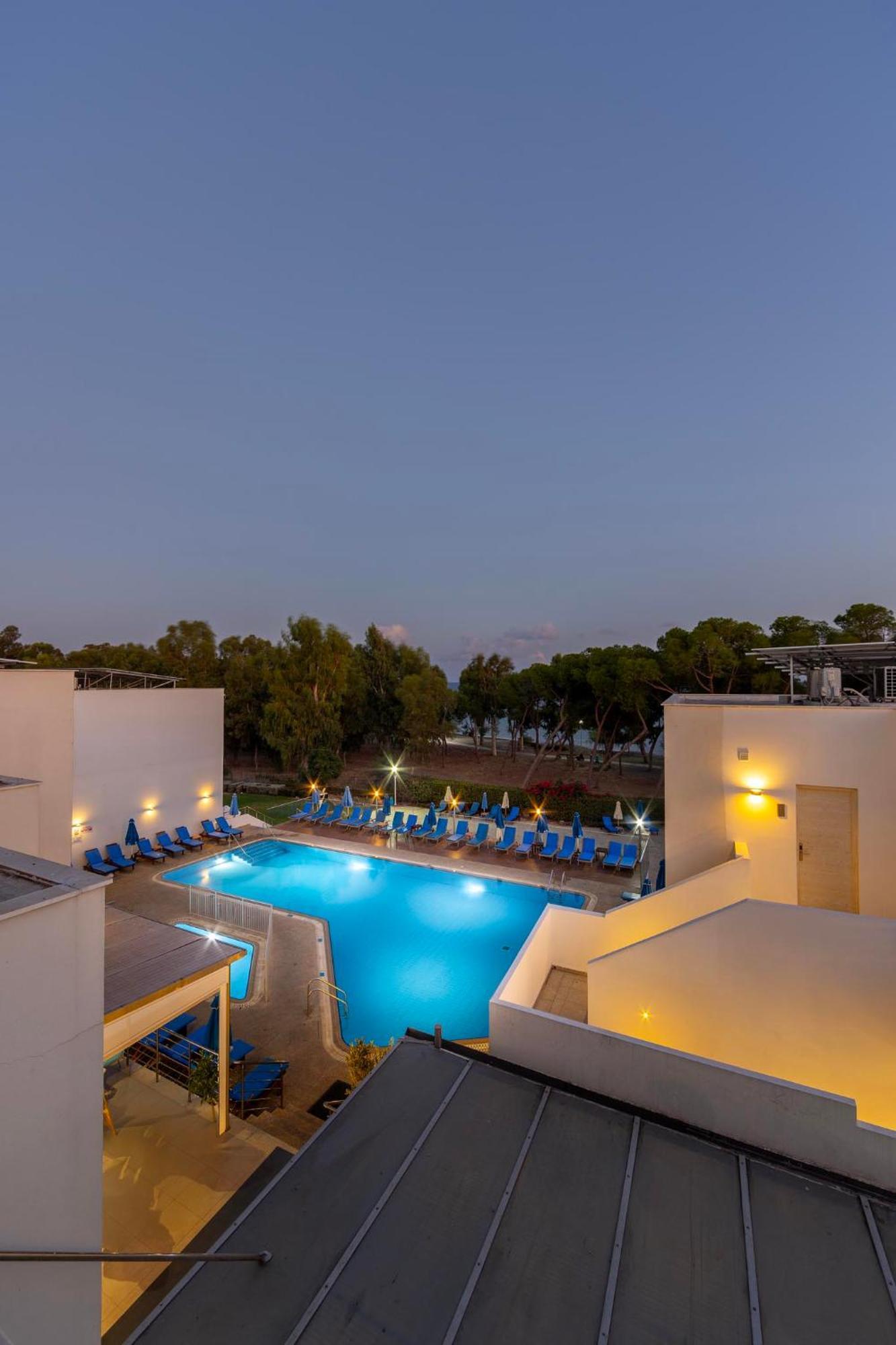 Park Beach Hotel 레메소스 외부 사진